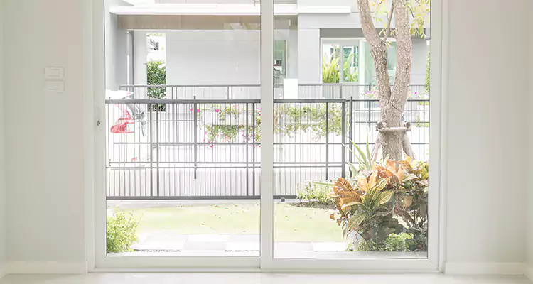 Balcony Screen Door Repair in University Park, FL