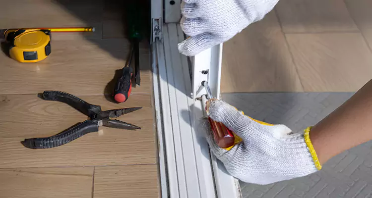 Screen Door Wheel Replacement in University Park, FL