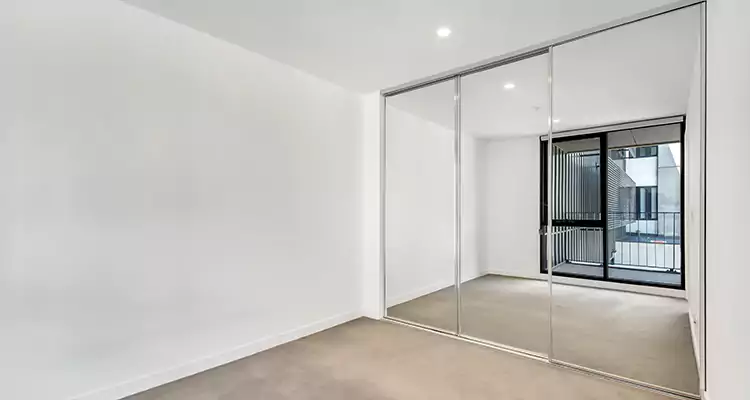 Why Homeowners Choose Us for Sliding Mirror Door Replacement in University Park, FL