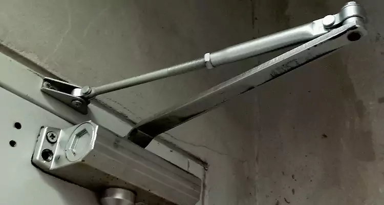 Door Closer Parallel Arm Installation in University Park, FL