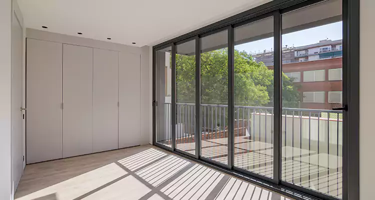 Fix Sliding Screen Door Track in University Park, FL